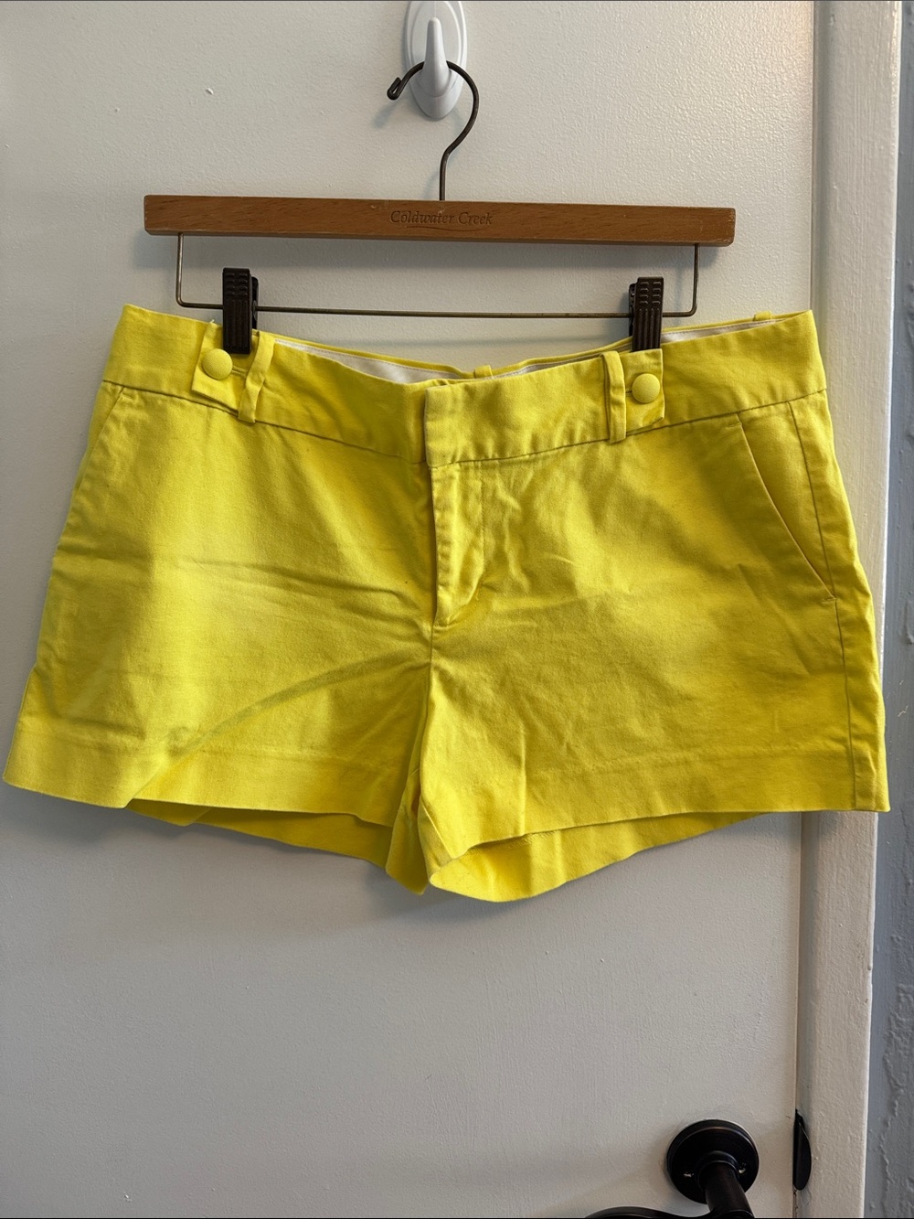 EUC Banana Republic BYellow Women’s Casual Shorts. Size 12.